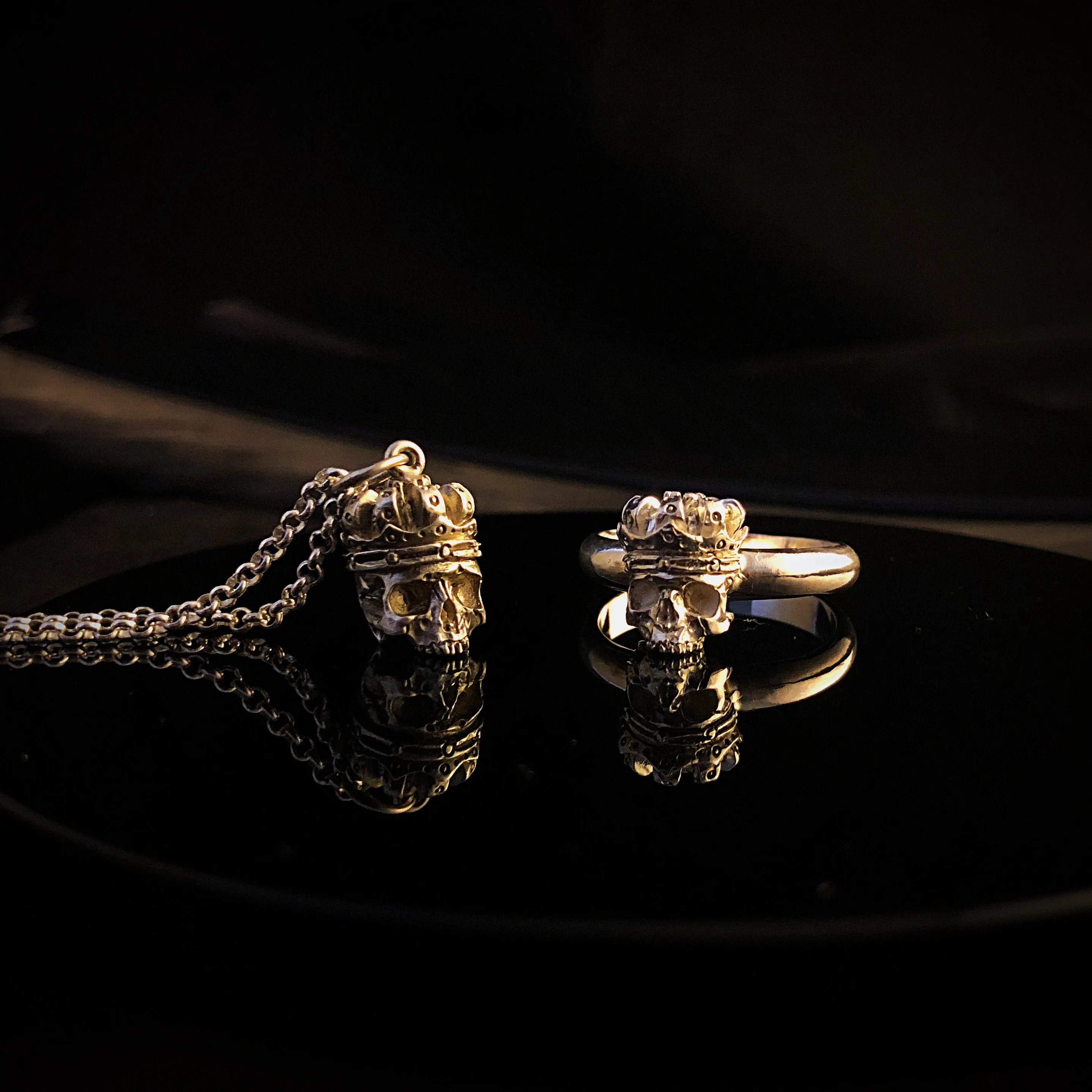 Dead King Band Ring